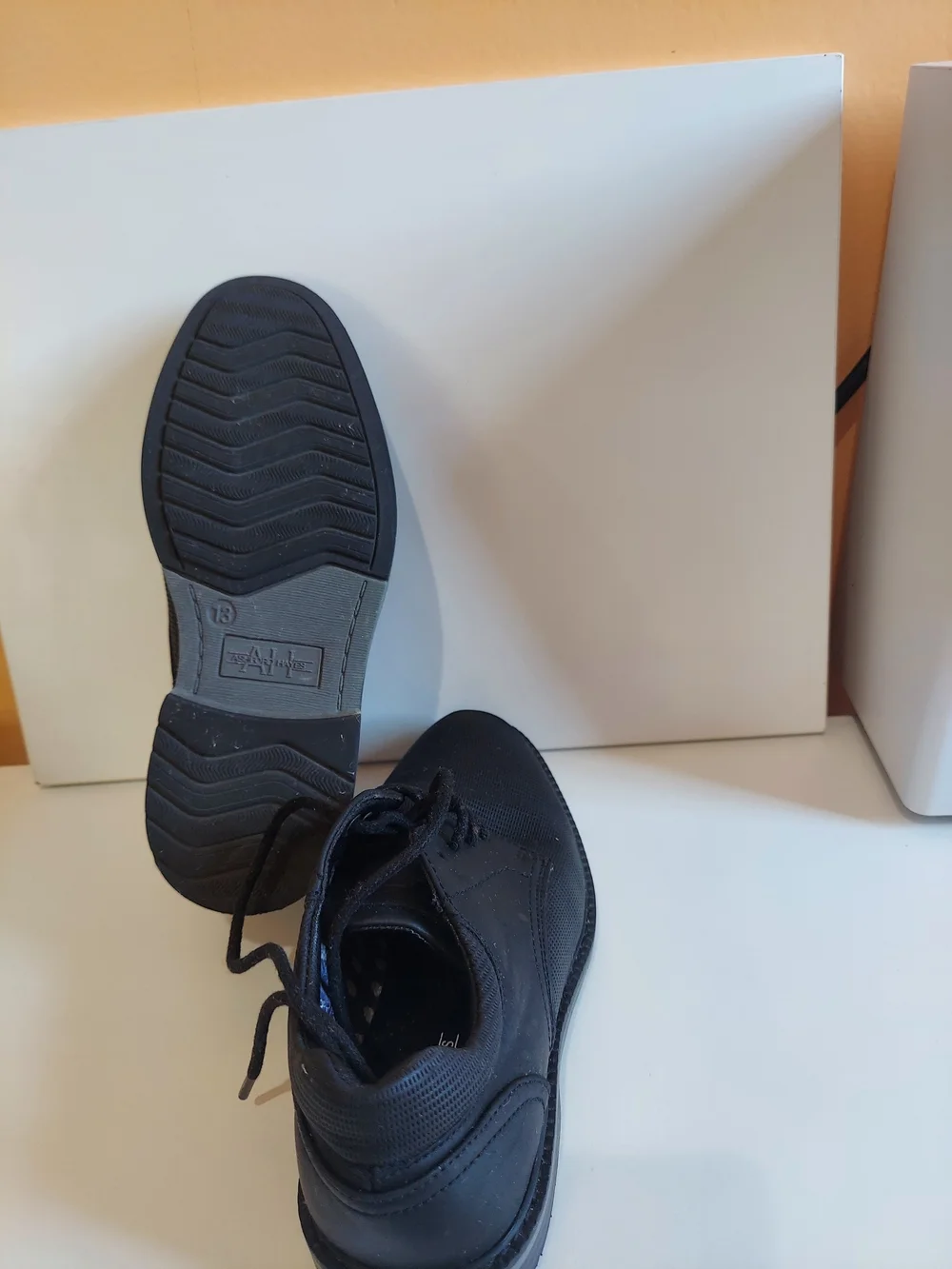 Men's Black Textured Derby Shoes